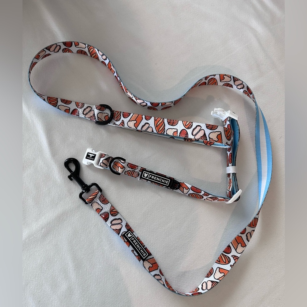 FRENCHIE White Dog Comfort Collar and Leash with Bread Loaf Print
